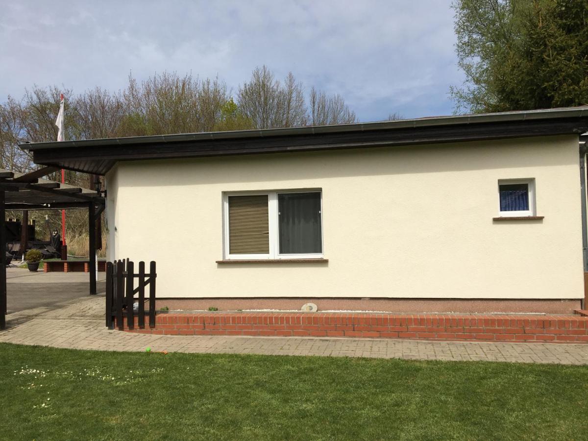 Schoener Ferienbungalow Umgeben Von Natur Und Nicht Weit Zur Ostsee Neubukow Extérieur photo